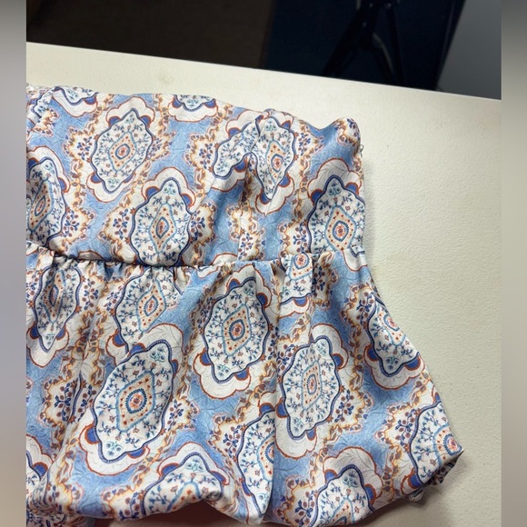 A COLLECTION White Blouse with Colorful Floral Design size m - Picture 10 of 16